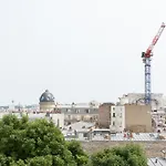 Spacious Duplex Near Montmartre